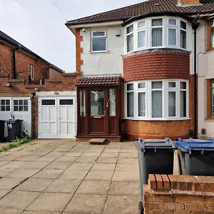 Holiday home Large Beautiful 3 Bed House In Of Birmingham